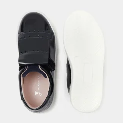 Girl tennis shoes with removable tongue